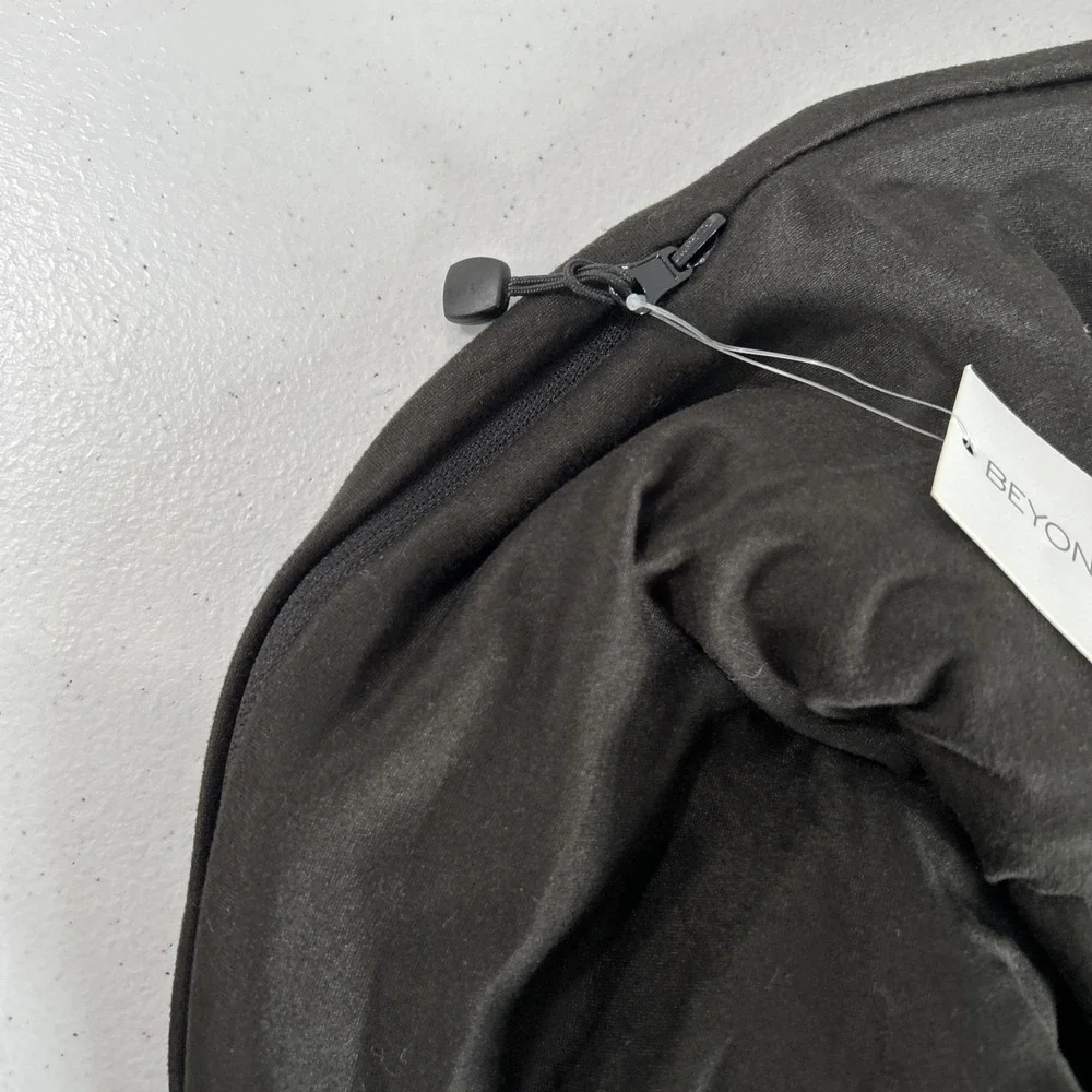 Beyond Yoga Pocket Infinity Scarf Womens OS Charcoal Gray Cozy Warm Travel‎ Wrap
